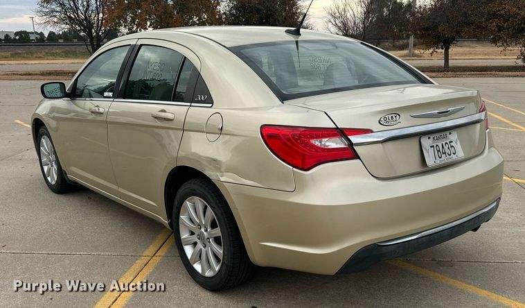 image for item DX3725 2011 Chrysler 200 