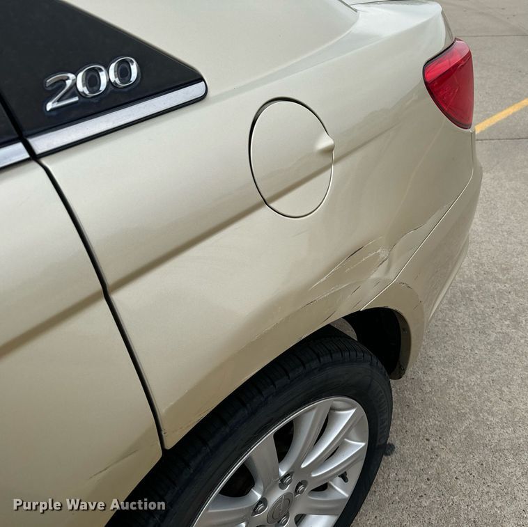 image for item DX3725 2011 Chrysler 200 