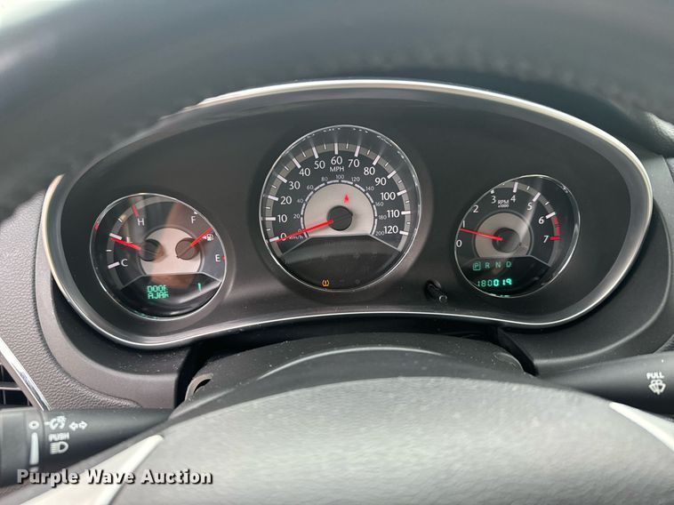 image for item DX3725 2011 Chrysler 200 