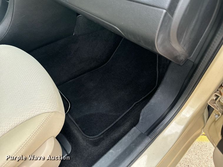 image for item DX3725 2011 Chrysler 200 