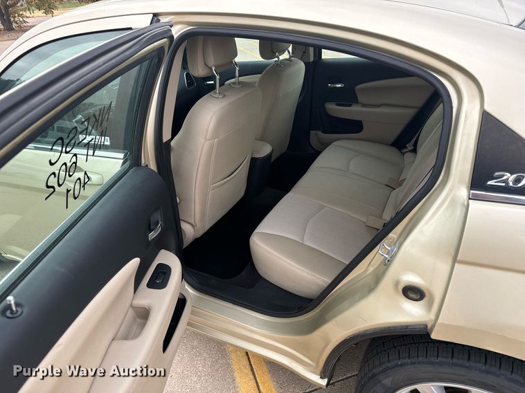 image for item DX3725 2011 Chrysler 200 