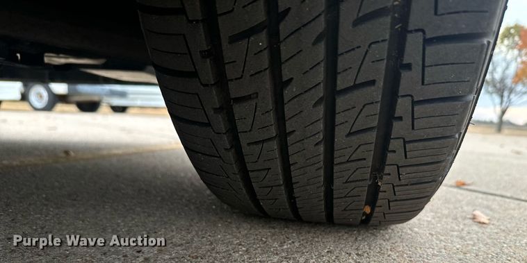 image for item DX3725 2011 Chrysler 200 