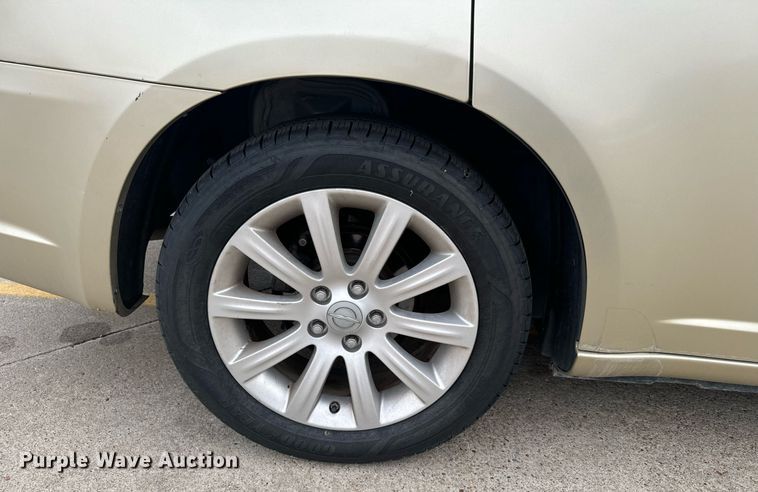 image for item DX3725 2011 Chrysler 200 