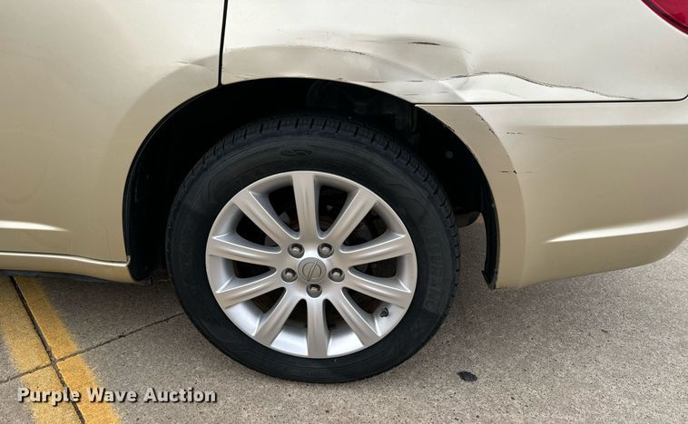 image for item DX3725 2011 Chrysler 200 