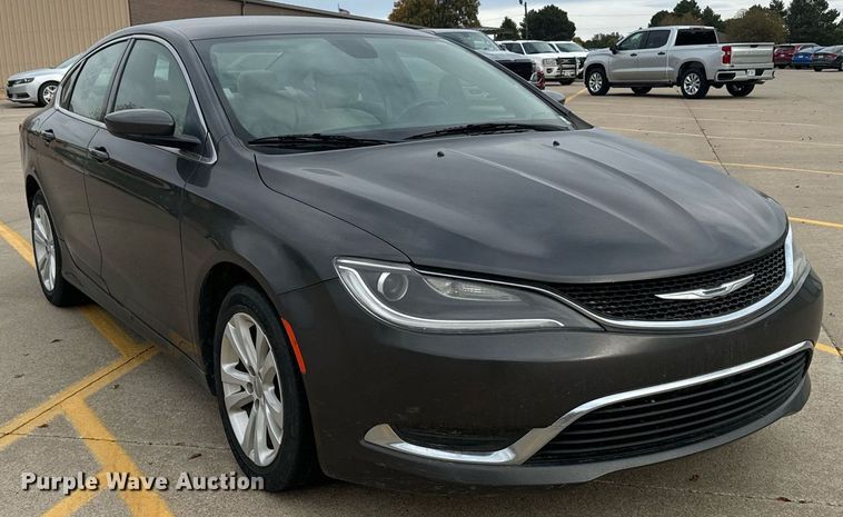 image for item DX3726 2017 Chrysler  200 