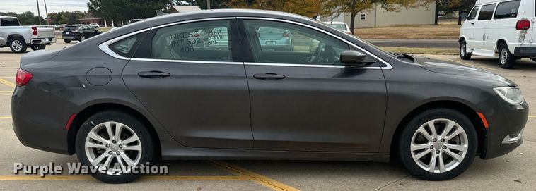 image for item DX3726 2017 Chrysler  200 