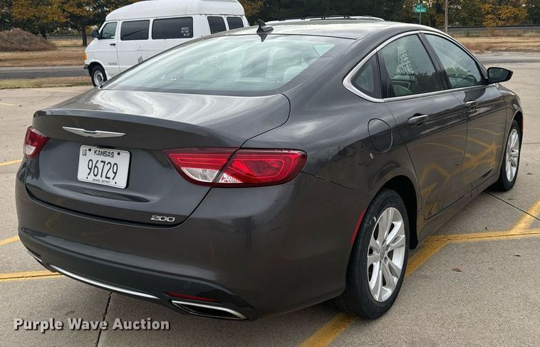 image for item DX3726 2017 Chrysler  200 