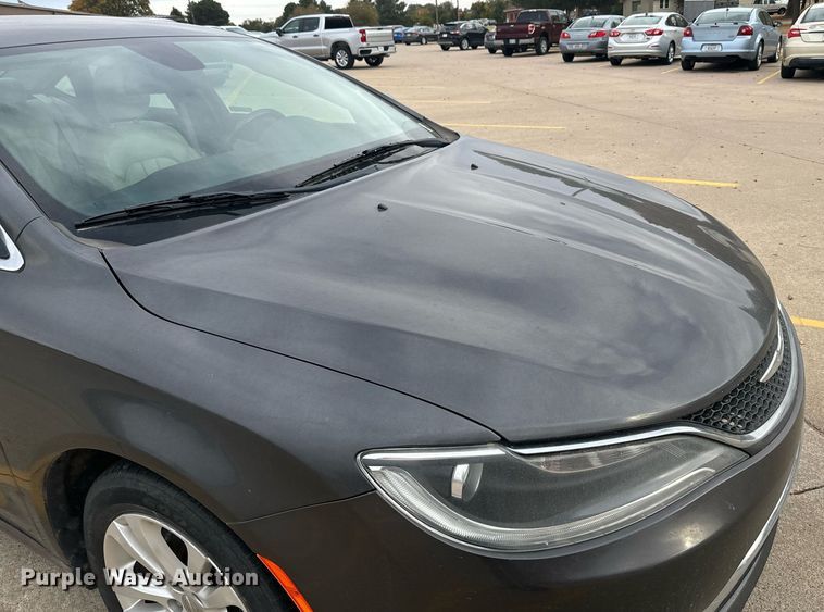 image for item DX3726 2017 Chrysler  200 