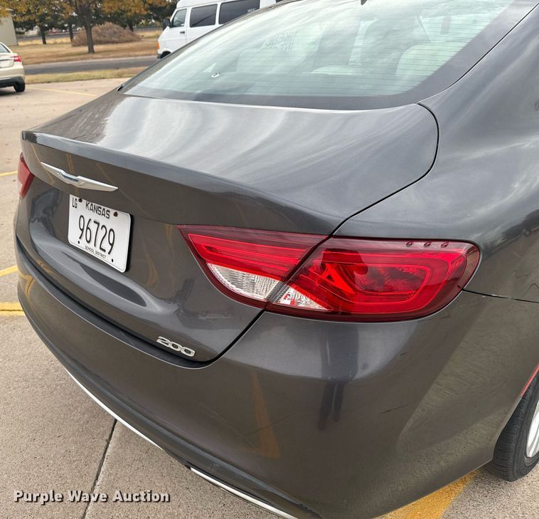 image for item DX3726 2017 Chrysler  200 