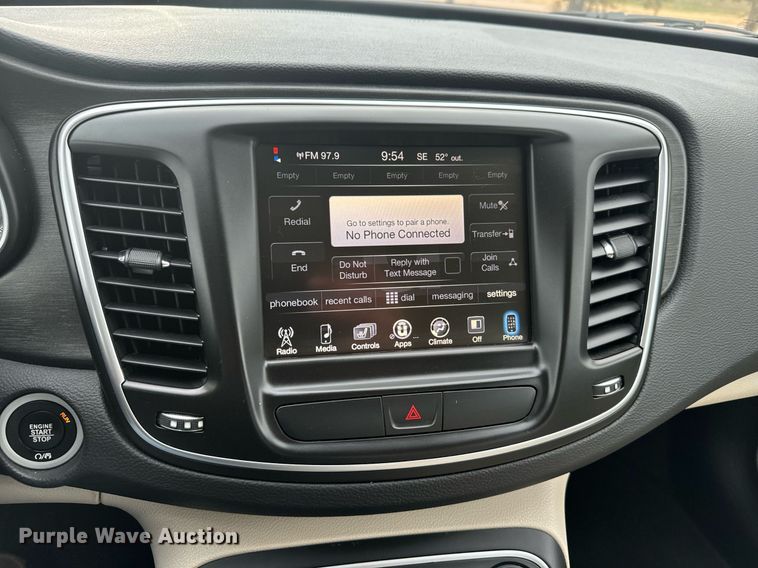 image for item DX3726 2017 Chrysler  200 