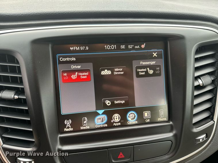 image for item DX3726 2017 Chrysler  200 