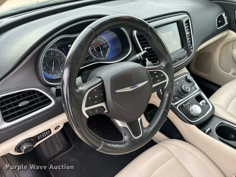 image for item DX3726 2017 Chrysler  200 