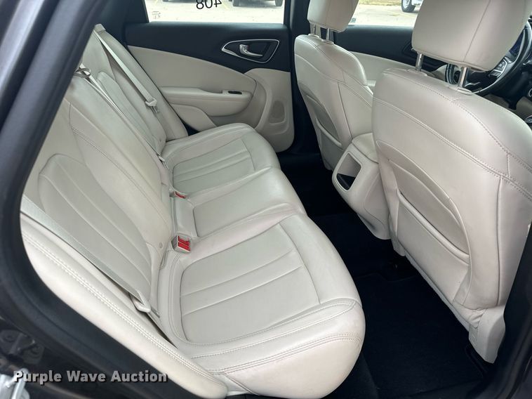 image for item DX3726 2017 Chrysler  200 