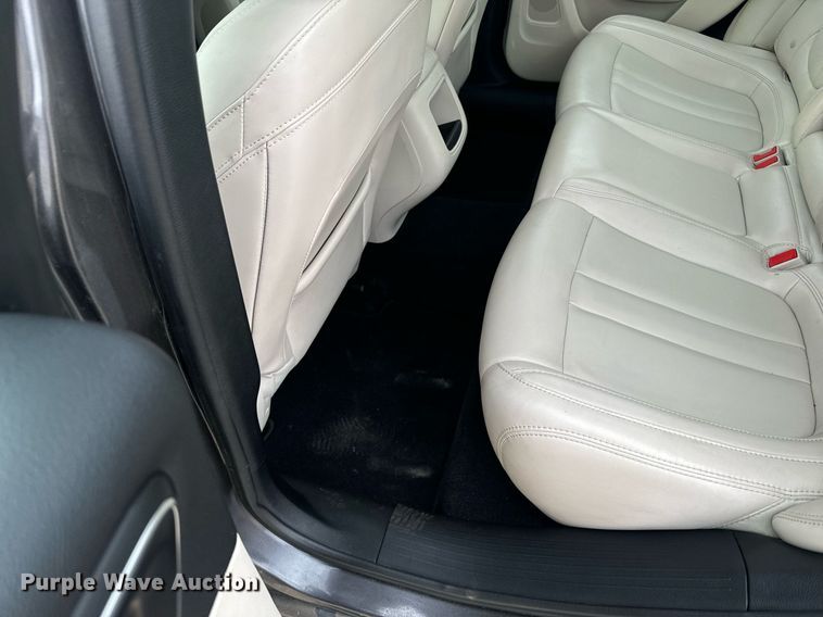 image for item DX3726 2017 Chrysler  200 