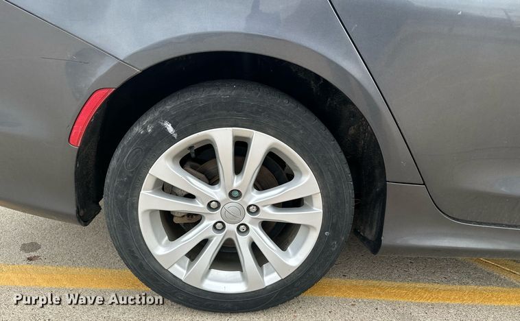 image for item DX3726 2017 Chrysler  200 