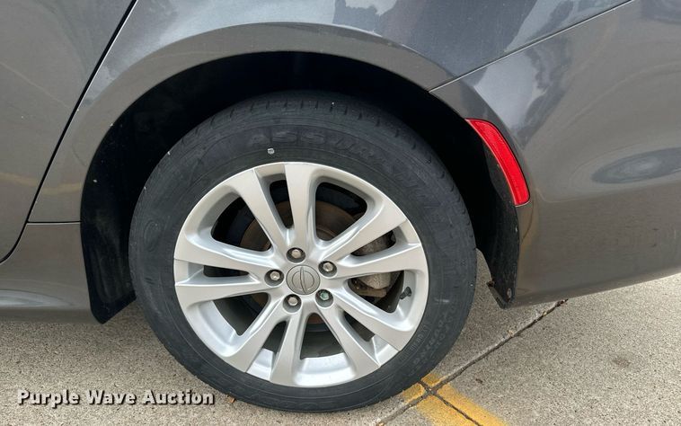 image for item DX3726 2017 Chrysler  200 