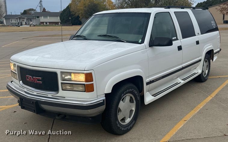 image for item DX3728 1999 GMC Suburban 1500 SUV