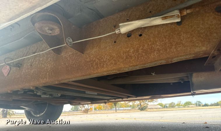 image for item DX3728 1999 GMC Suburban 1500 SUV