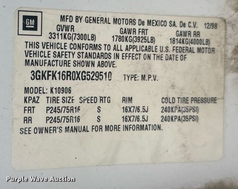 image for item DX3728 1999 GMC Suburban 1500 SUV