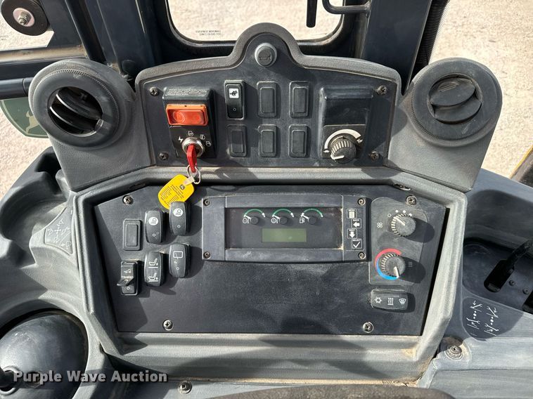 image for item DX3731 2010 John Deere 310J backhoe