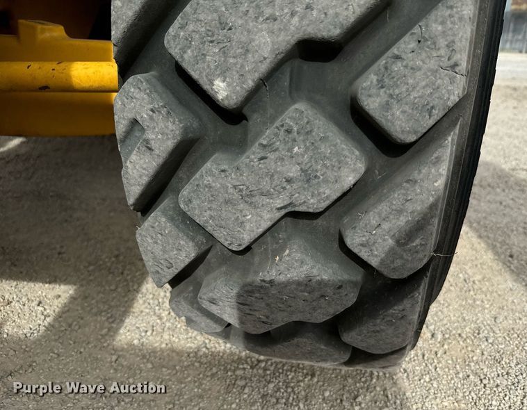 image for item DX3731 2010 John Deere 310J backhoe