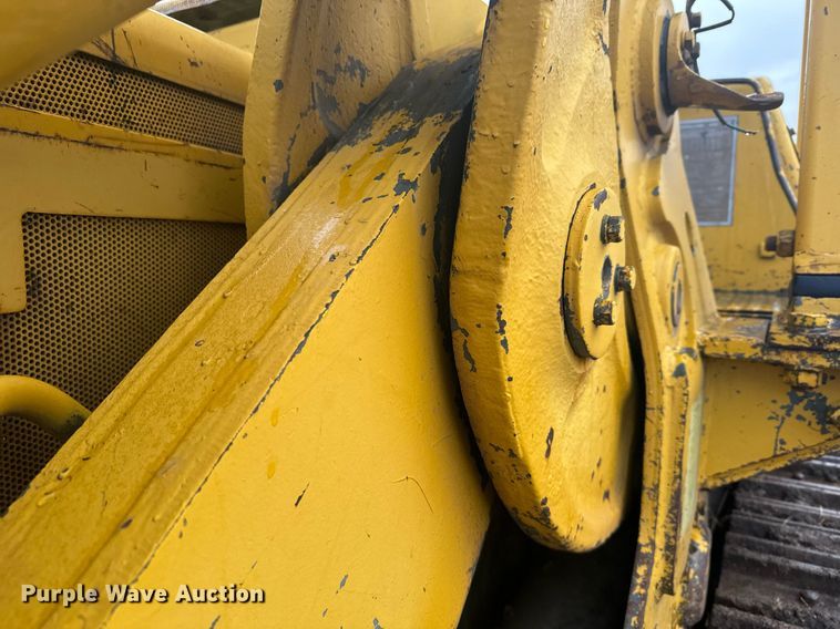 image for item DX3742 1977 Caterpillar 977L track loader