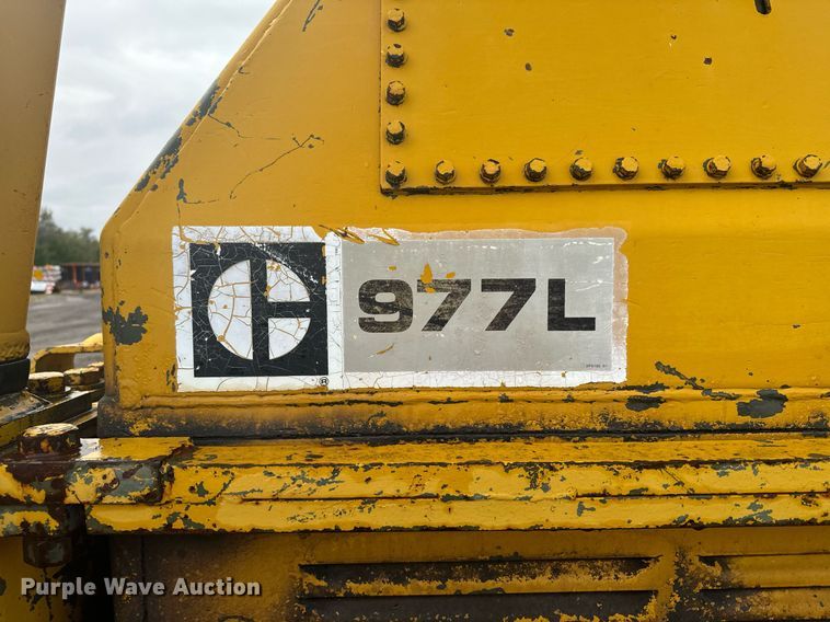 image for item DX3742 1977 Caterpillar 977L track loader