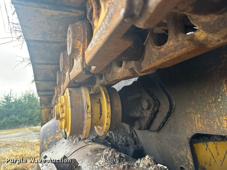 image for item DX3742 1977 Caterpillar 977L track loader