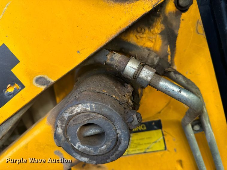 image for item DX3743 1994 JCB 214 backhoe