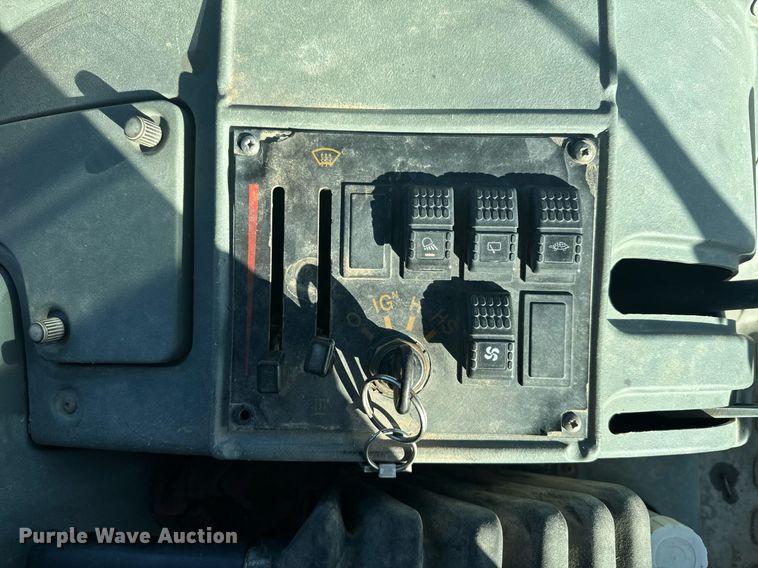 image for item DX3743 1994 JCB 214 backhoe