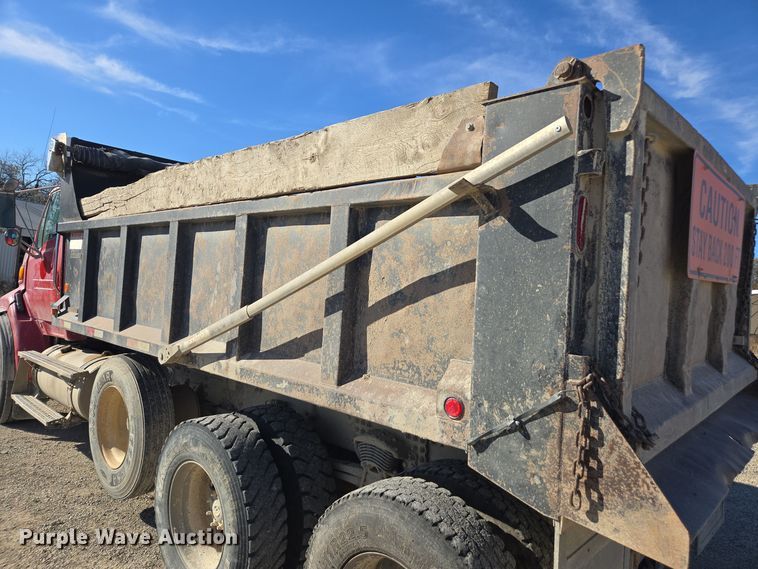 image for item EE7908 2005 Sterling L-Line dump truck