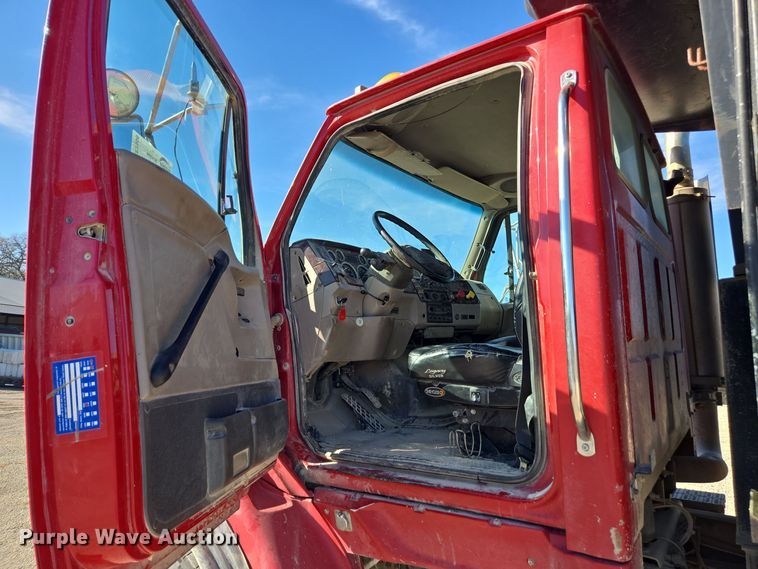 image for item EE7908 2005 Sterling L-Line dump truck