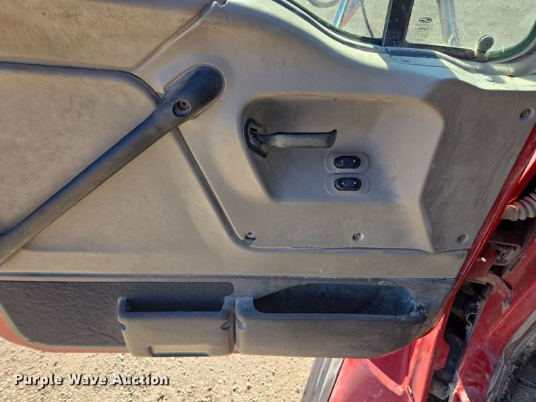 image for item EE7908 2005 Sterling L-Line dump truck