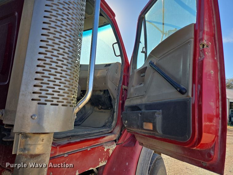 image for item EE7908 2005 Sterling L-Line dump truck