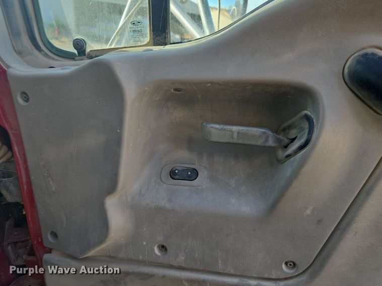 image for item EE7908 2005 Sterling L-Line dump truck