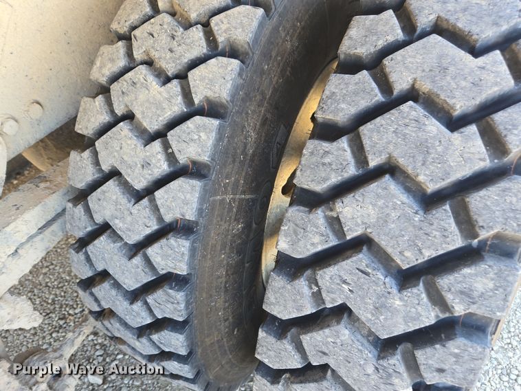 image for item EE7908 2005 Sterling L-Line dump truck