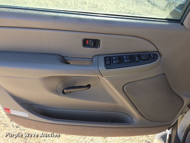 image for item EE7909 2005 Chevrolet Tahoe SUV