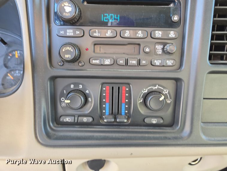 image for item EE7909 2005 Chevrolet Tahoe SUV