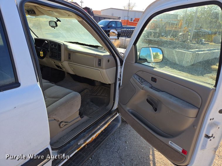 image for item EE7909 2005 Chevrolet Tahoe SUV