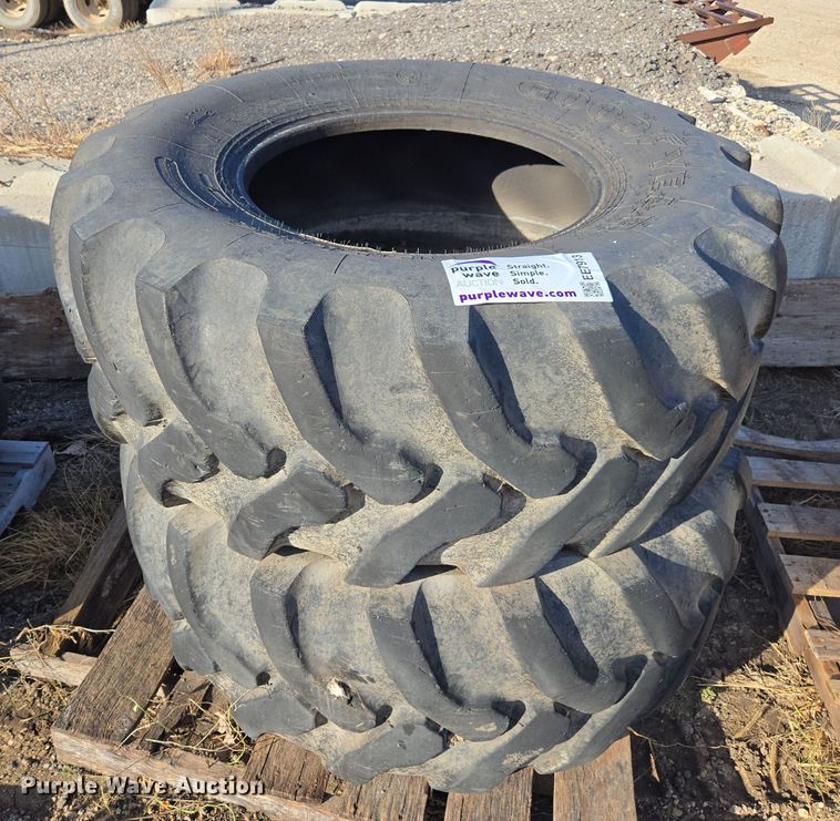 image for item EE7913 (2) Goodyear 19.5-24 tires