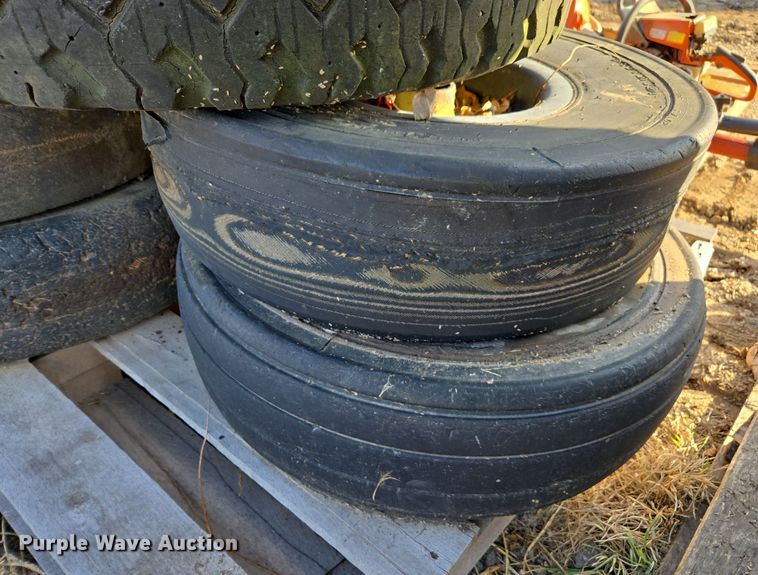 image for item EE7914 Tires and wheels
