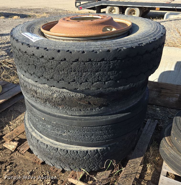 image for item EE7915 (7) 11R24.5 tires and wheels