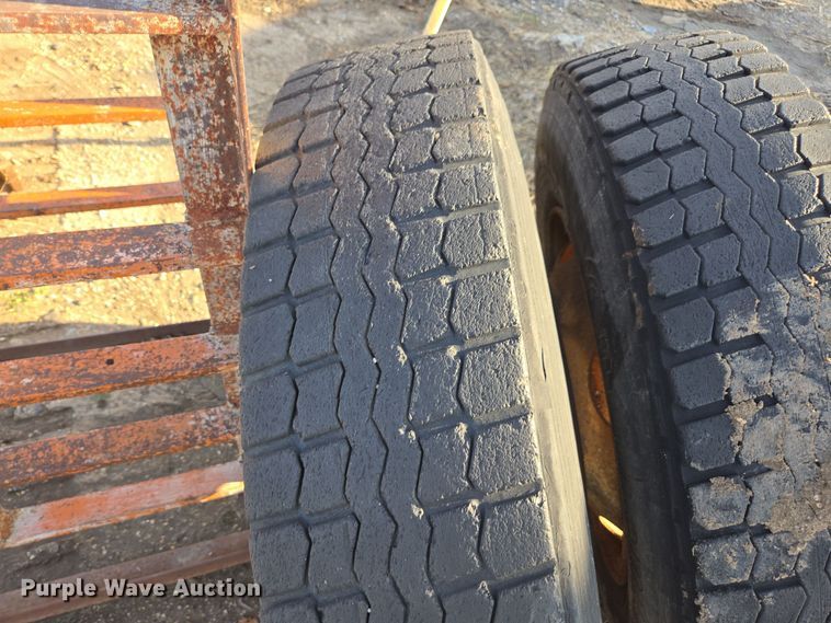 image for item EE7915 (7) 11R24.5 tires and wheels