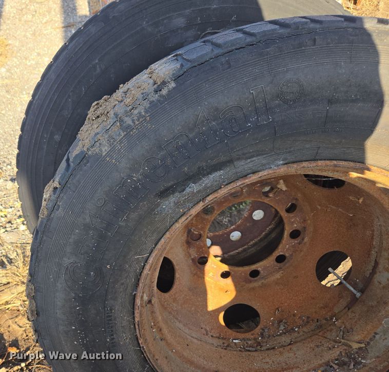 image for item EE7915 (7) 11R24.5 tires and wheels