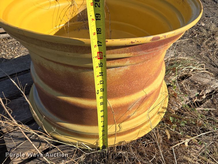 image for item EE7916 (2) ag wheels