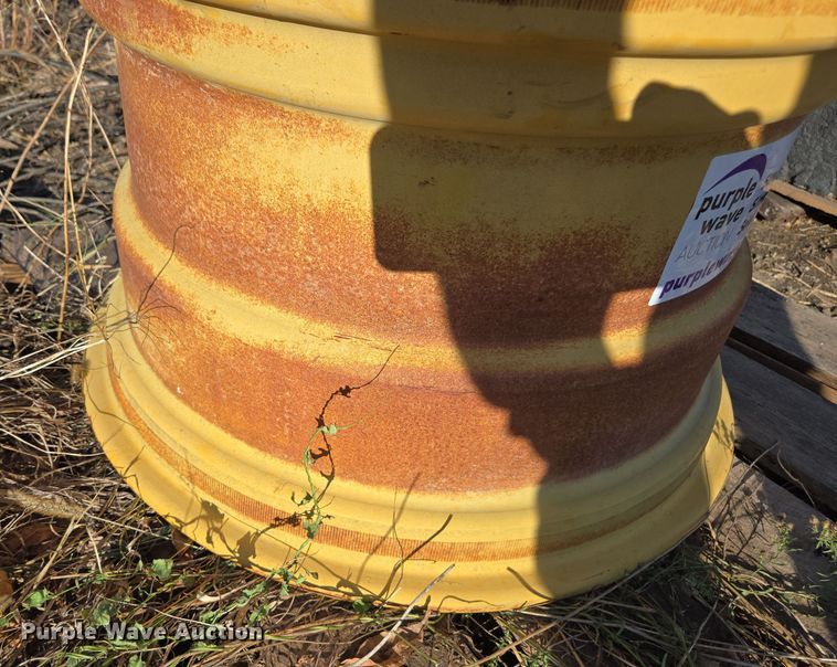 image for item EE7916 (2) ag wheels