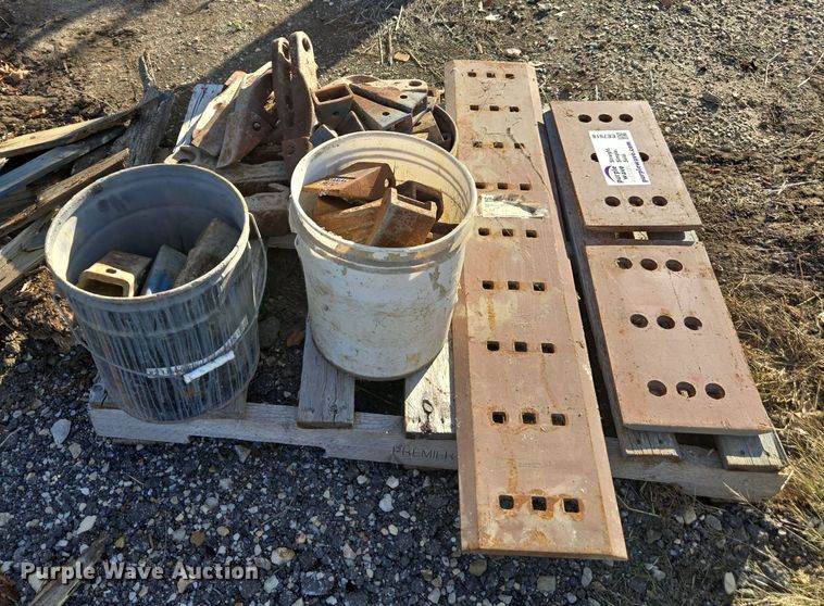 image for item EE7918 Bolt-on cutting edges and teeth