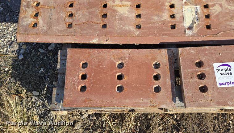 image for item EE7918 Bolt-on cutting edges and teeth