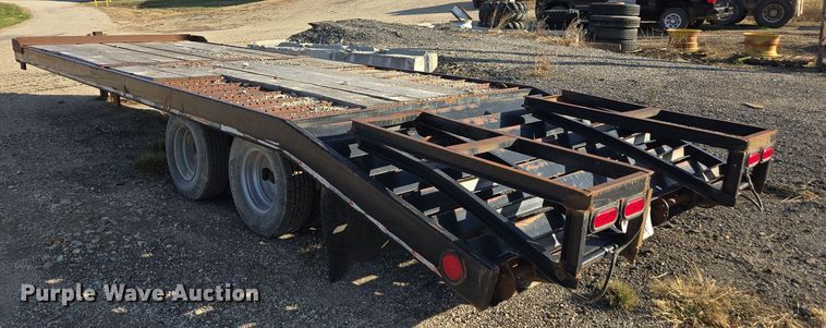 image for item EE7919 1982 Towmaster equipment trailer