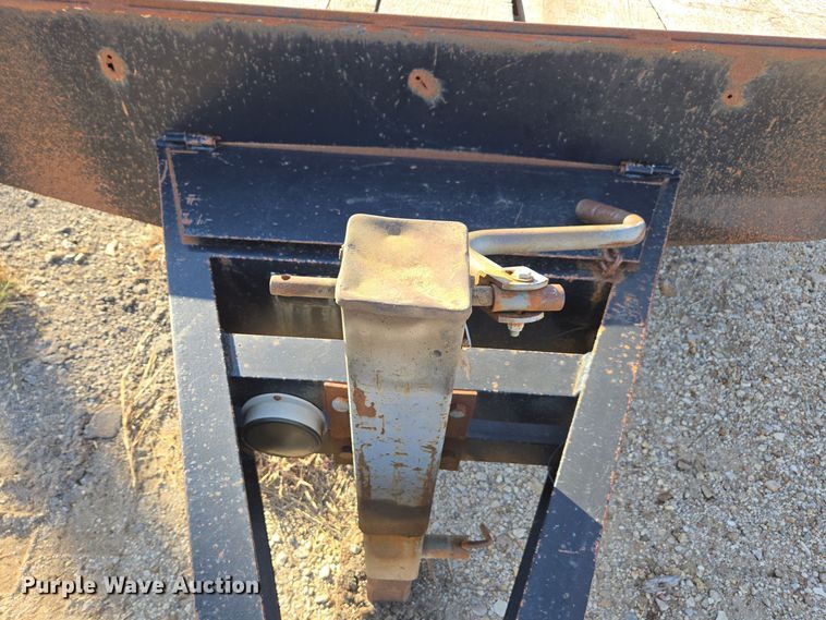 image for item EE7919 1982 Towmaster equipment trailer